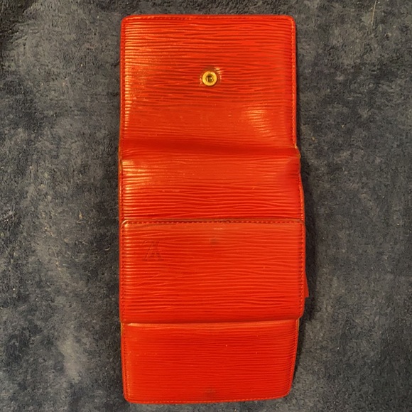 Louis Vuitton red epi wallet - Picture 4 of 4